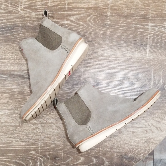 ed ellen degeneres waide chelsea boot